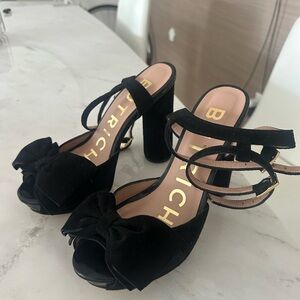 Bow Tie Pumps by Jessica Butrich